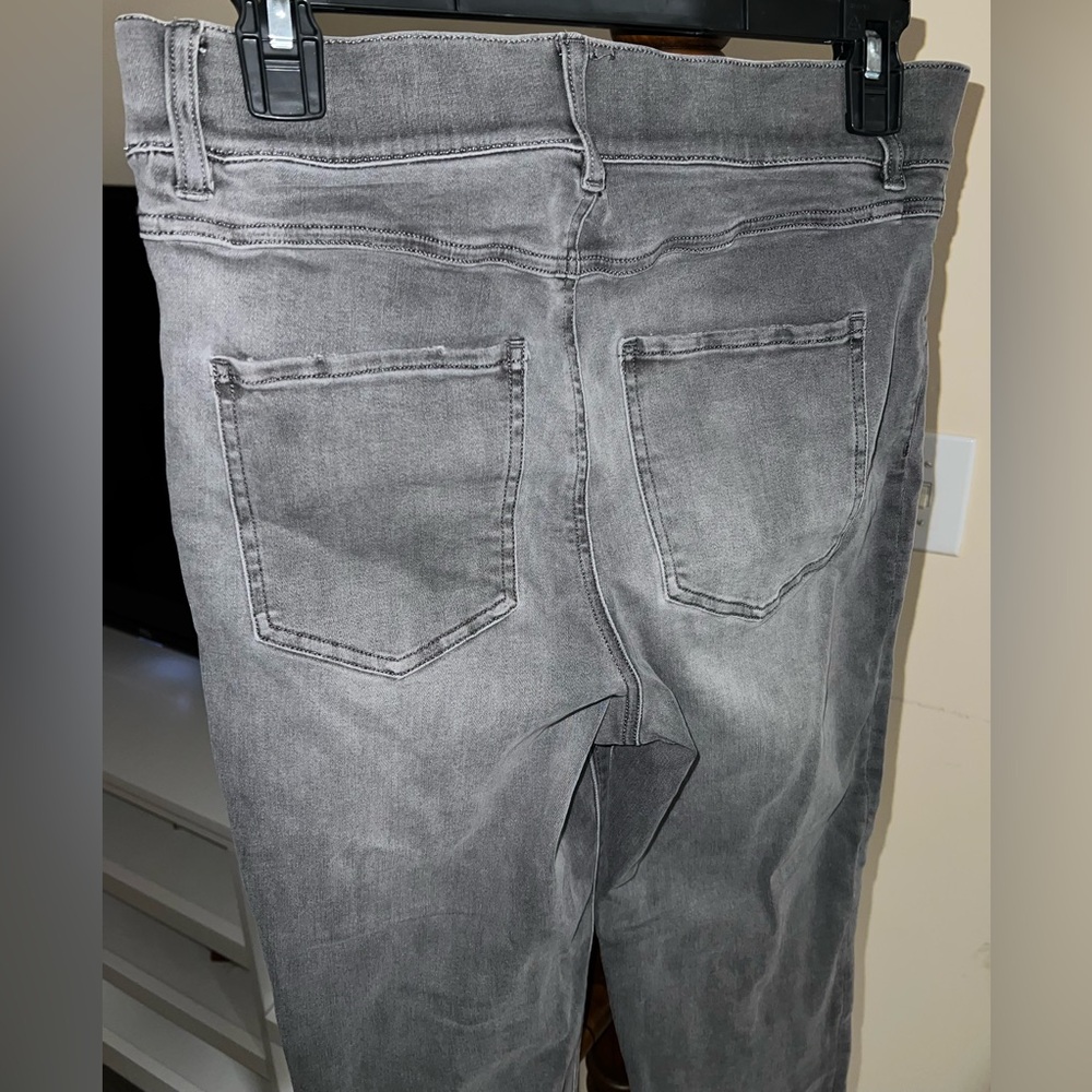 SOLD - Spanx Pull On Distressed Ankle Skinny Jeans - Picture 11 of 12